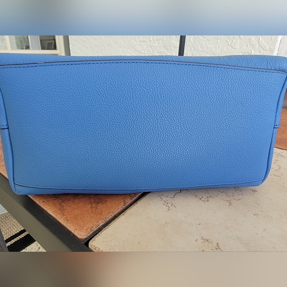 Henri Bendel Convertable Backpack In Pebble Grain Perriwinkle Leather/Navy Suede - Picture 16 of 16